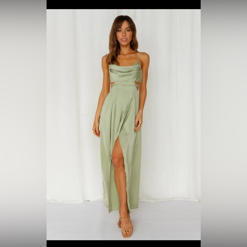 Hello Molly Reveal Your Mind Midi Dress 
Size small